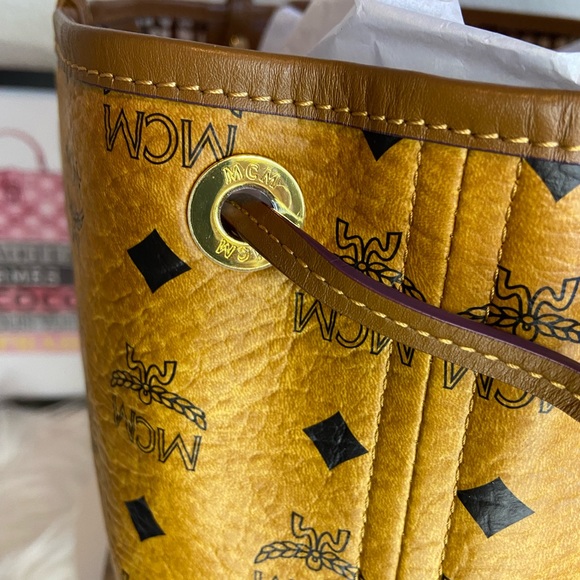 MCM Reversible Liz Medium Shopper in Cognac - Picture 5 of 12